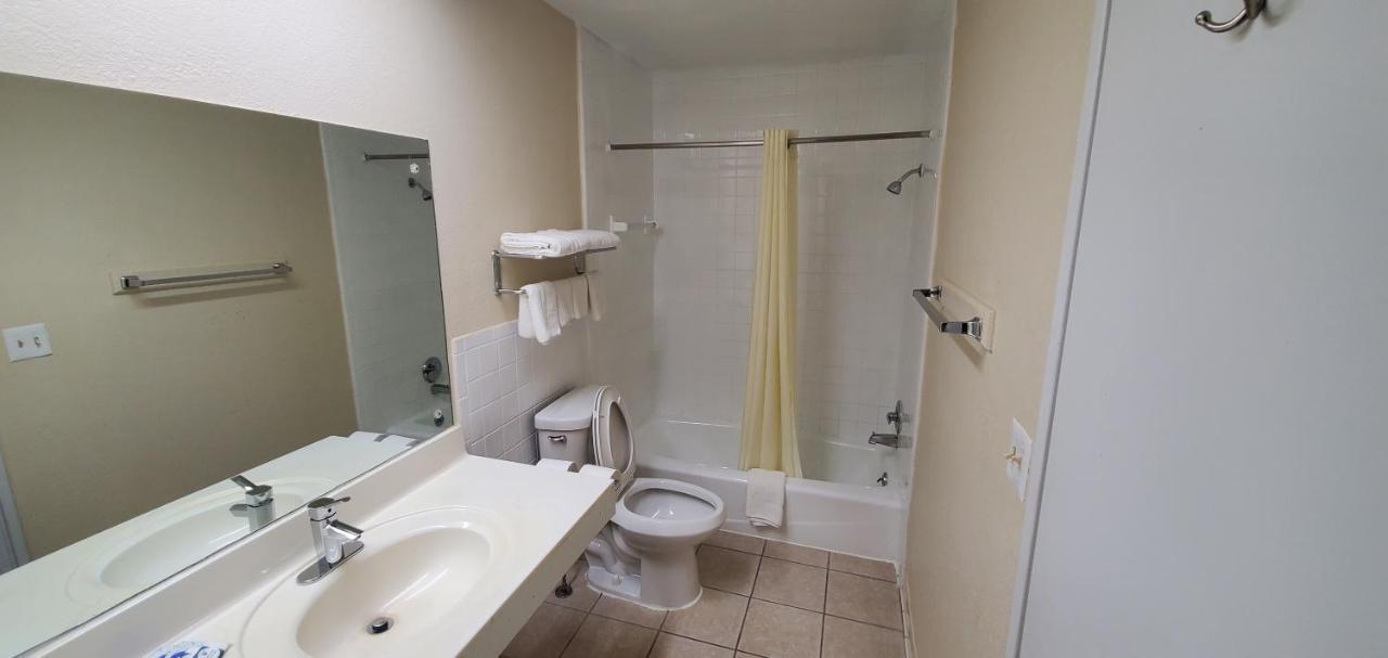 Pratt American Inn Motel מראה חיצוני תמונה