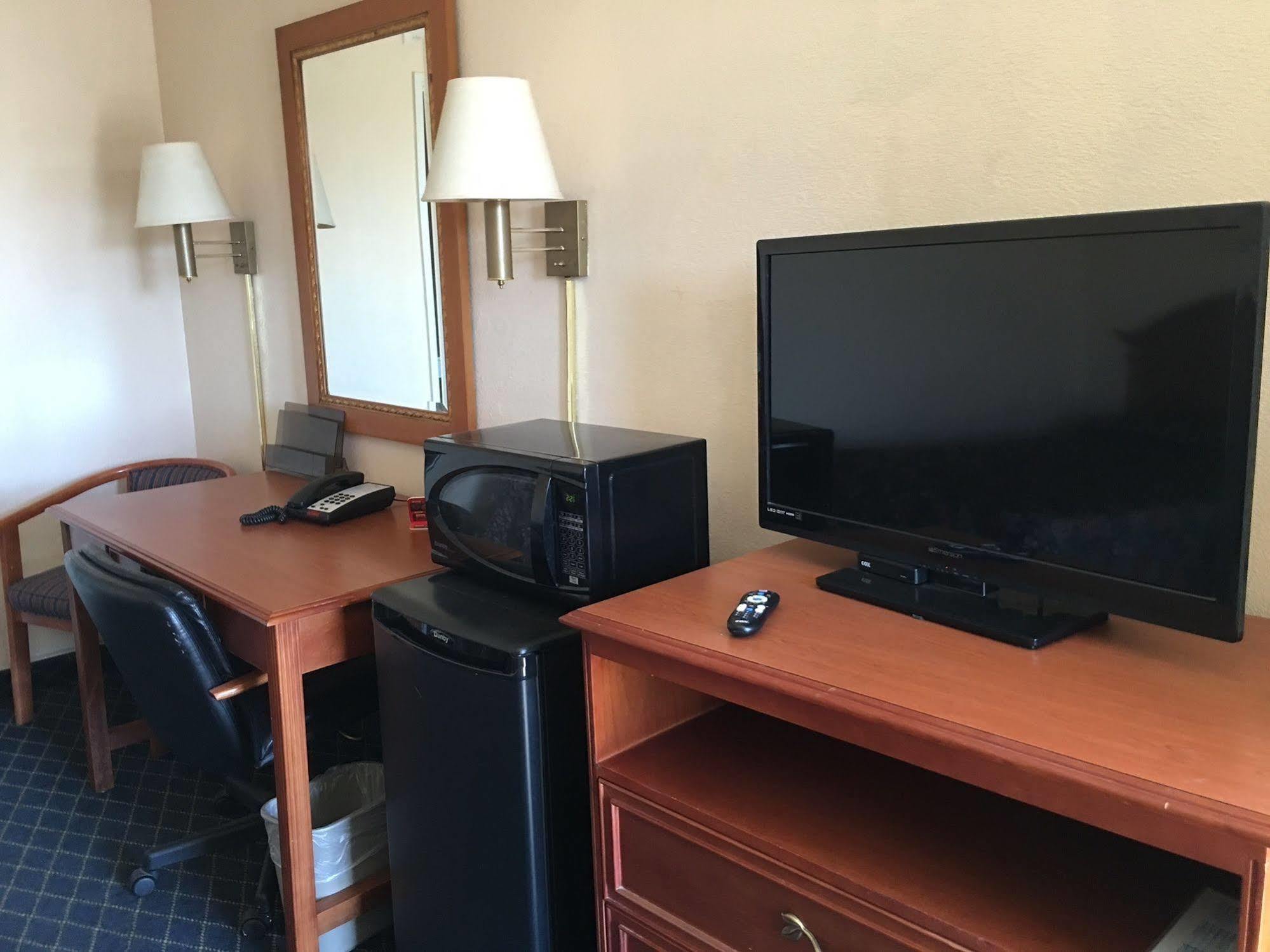 Pratt American Inn Motel מראה חיצוני תמונה